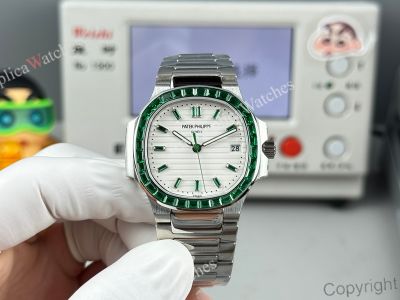 GR Factory Patek Philippe Nautilus 9015 Movement 35.2mm Women Green Diamond Bezel Watch